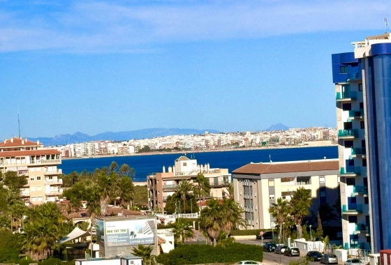 Resale - Apartment / flat - Torrevieja - Punta Prima
