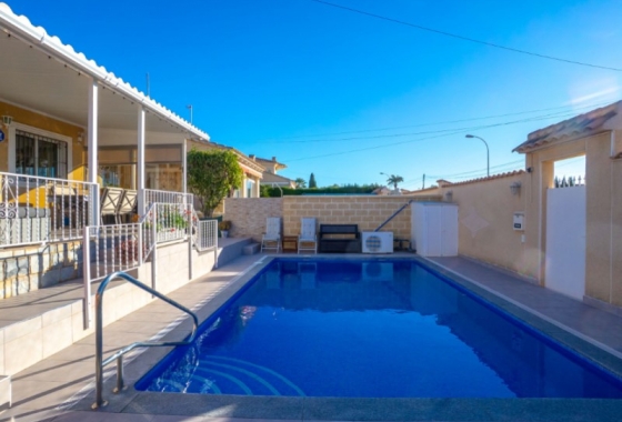 Resale - Villa - Torrevieja - Costa Blanca