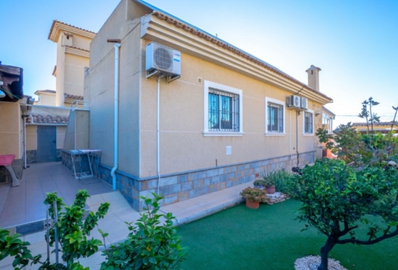 Resale - Villa - Torrevieja - Costa Blanca