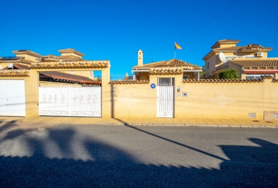 Resale - Villa - Torrevieja - Costa Blanca