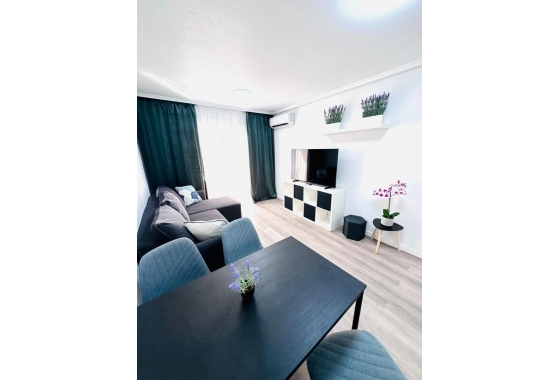 Reventa - Apartamento / piso - Torrevieja - Centro - Muelle Pesquero