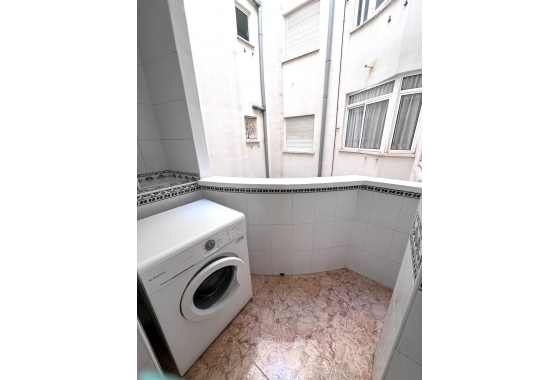 Reventa - Apartamento / piso - Torrevieja - Centro - Muelle Pesquero