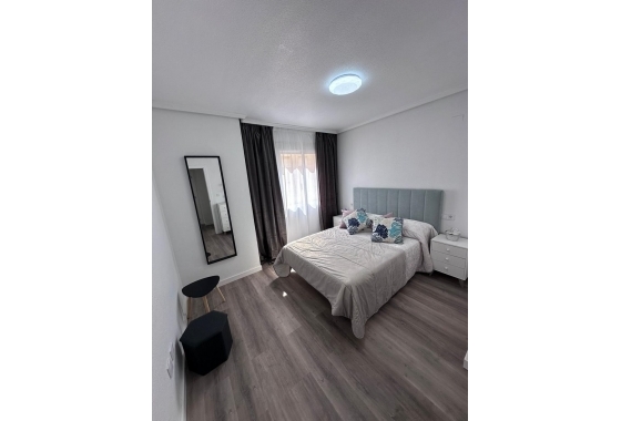 Reventa - Apartamento / piso - Torrevieja - Centro - Muelle Pesquero