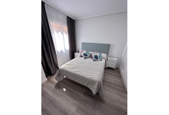 Reventa - Apartamento / piso - Torrevieja - Centro - Muelle Pesquero