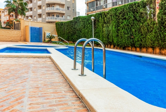 Resale - Apartment / flat - Torrevieja - Playa de los Locos