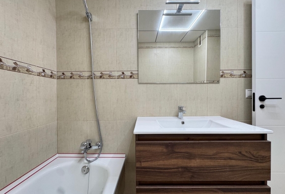 Resale - Apartment / flat - Torrevieja