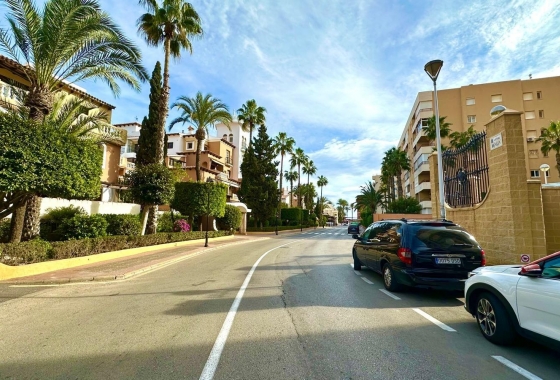 Resale - Apartment / flat - Torrevieja - Los Frutales