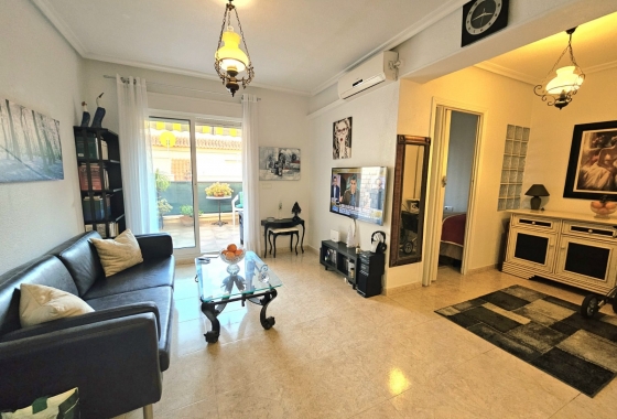Resale - Apartment / flat - La Mata