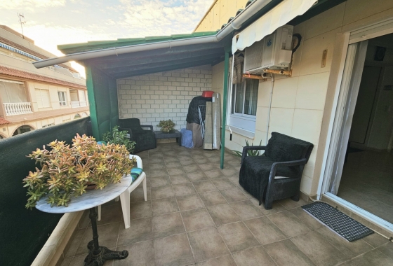 Resale - Apartment / flat - La Mata