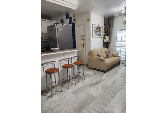 Resale - Apartment / flat - Torrevieja - Playa de los Locos