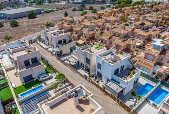 Resale - Villa - Torrevieja - Costa Blanca
