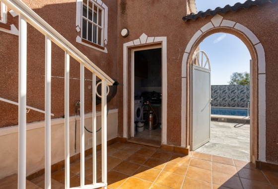 Resale - Villa - Torrevieja - Urbanización San Luis