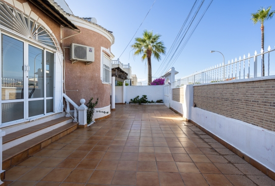 Resale - Villa - Torrevieja - Costa Blanca