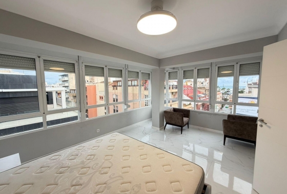 Resale - Apartment / flat - Torrevieja - Playa del Cura