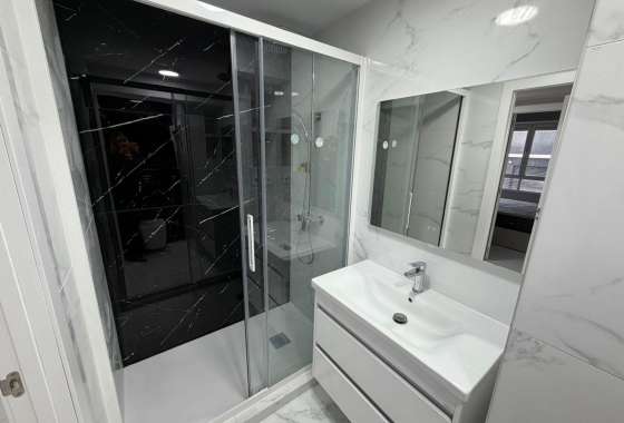 Resale - Apartment / flat - Torrevieja - Playa del Cura