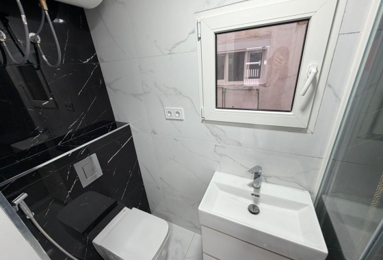 Resale - Apartment / flat - Torrevieja - Playa del Cura