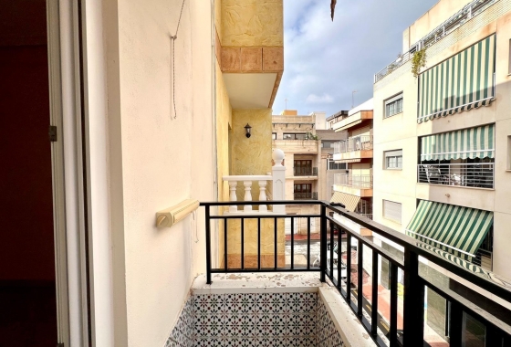 Resale - Apartment / flat - Torrevieja - Paseo Maritimo