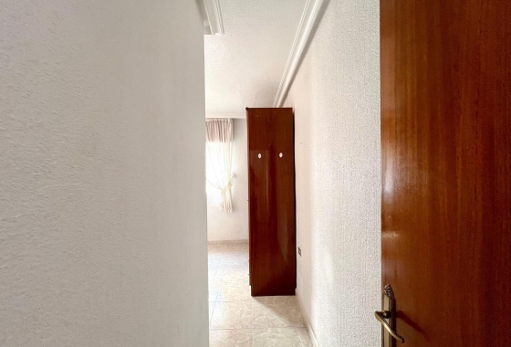 Resale - Apartment / flat - Torrevieja - Paseo Maritimo