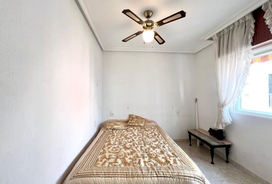 Resale - Apartment / flat - Torrevieja - Paseo Maritimo