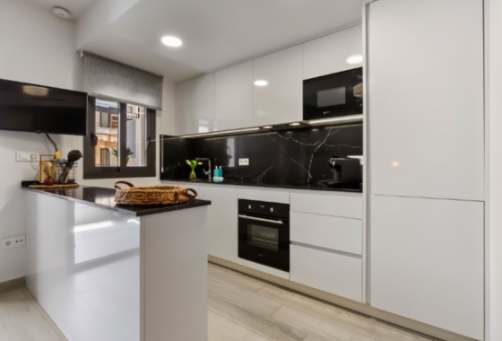 Resale - Apartment / flat - Torrevieja - Costa Blanca