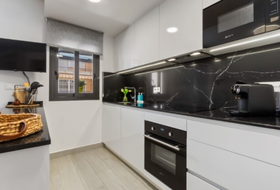 Resale - Apartment / flat - Torrevieja - Costa Blanca