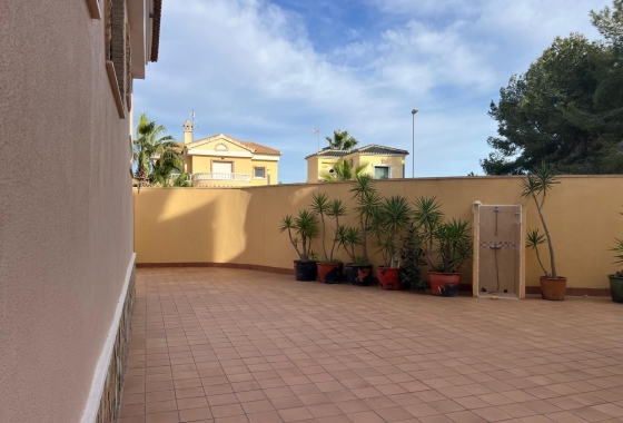 Resale - Villa - Orihuela Costa - Villamartín-las Filipinas