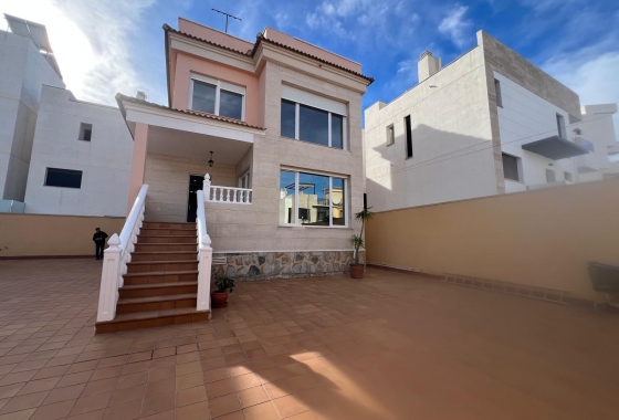 Resale - Villa - Orihuela Costa - Villamartín-las Filipinas