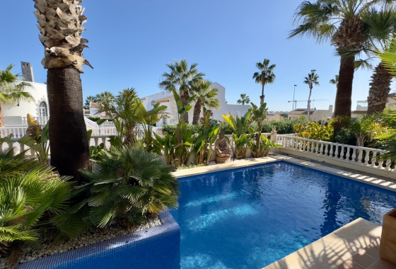 Resale - Villa - Orihuela Costa - Costa Blanca