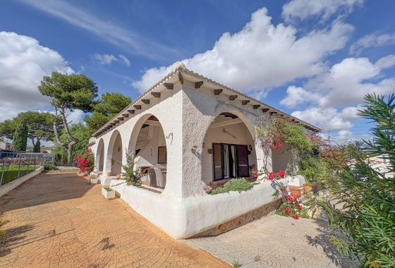 Resale - Villa - Torrevieja - Costa Blanca