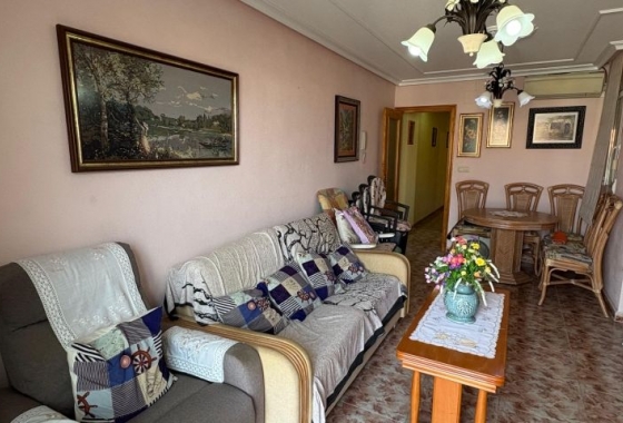 Resale - Apartment / flat - Torrevieja - Costa Blanca