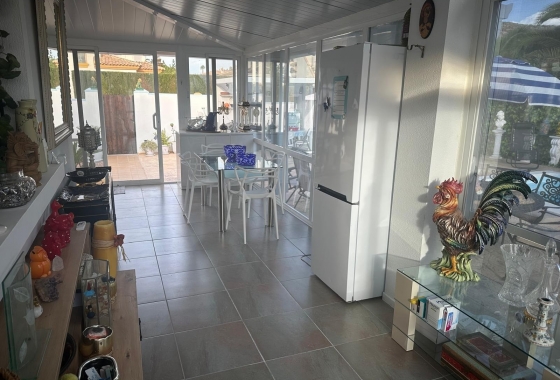 Resale - Villa - Hondón de las Nieves - Inland