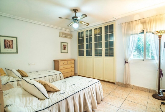 Resale - Villa - Orihuela