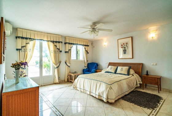 Resale - Villa - Orihuela