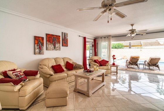 Resale - Villa - Orihuela