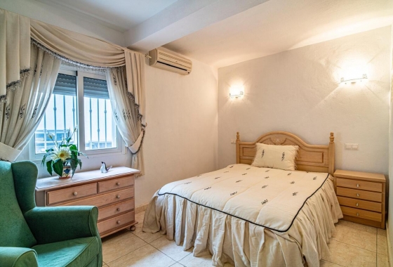 Resale - Villa - Orihuela