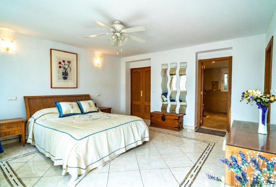 Resale - Villa - Orihuela