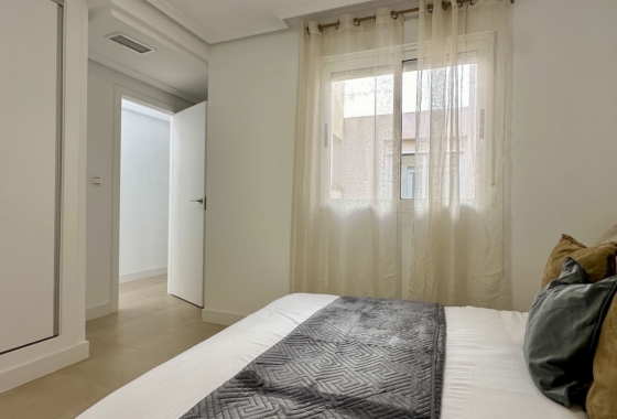 Resale - Apartment / flat - Torrevieja - Costa Blanca