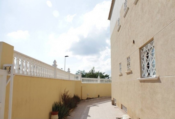 Resale - Villa - Torrevieja - La Siesta - El Salado - Torreta