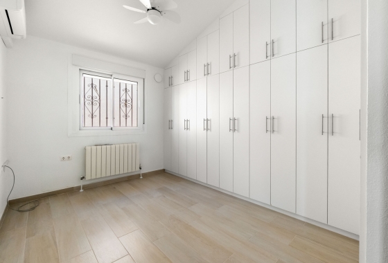 Resale - Villa - Torre de la Horadada - Costa Blanca