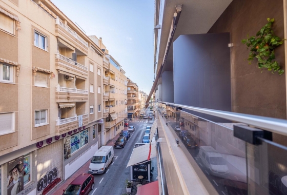 Resale - Apartment / flat - Torrevieja - Centro