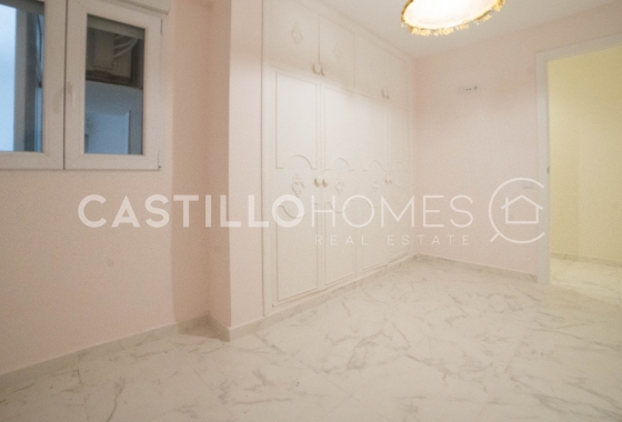 Resale - Apartment / flat - Torrevieja - Centro