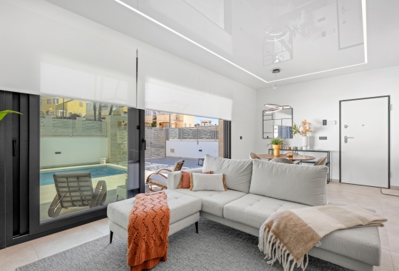 Resale - Villa - Orihuela Costa - Costa Blanca