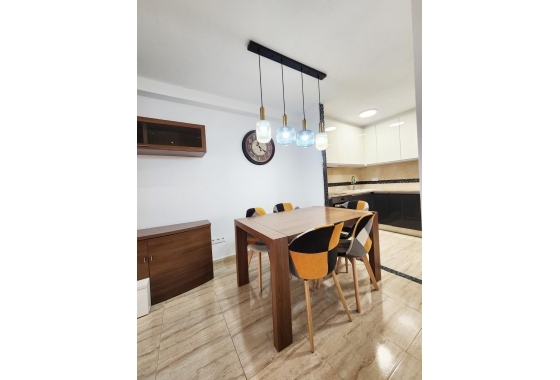 Resale - Apartment / flat - Torrevieja - Playa del Cura