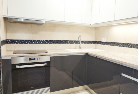 Resale - Apartment / flat - Torrevieja - Playa del Cura