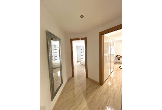 Resale - Apartment / flat - Torrevieja - Playa del Cura