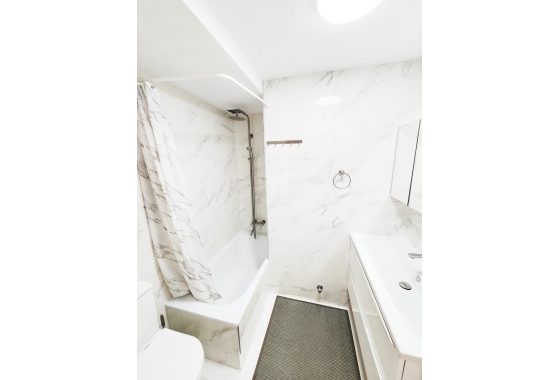 Resale - Apartment / flat - Torrevieja - Playa del Cura