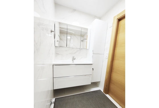 Resale - Apartment / flat - Torrevieja - Playa del Cura