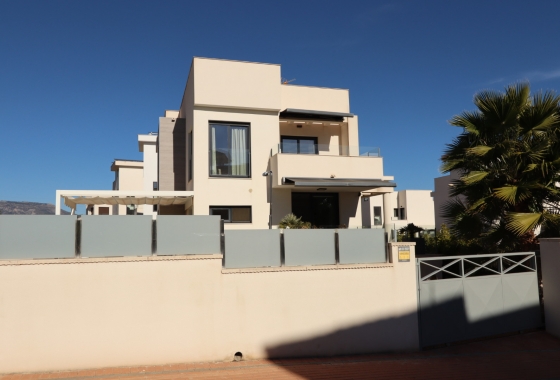 Resale - Villa - La Nucía - Costa Blanca