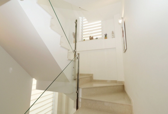 Resale - Villa - La Nucía - Costa Blanca