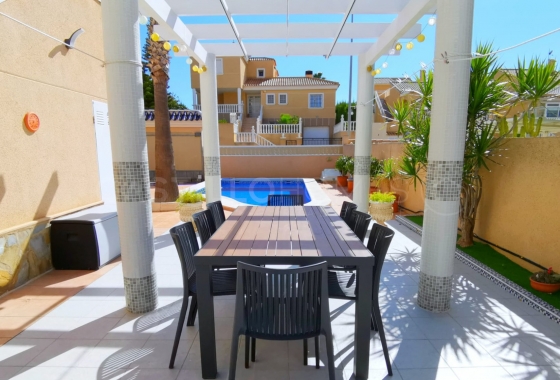 Resale - Villa - Orihuela Costa - Los Altos